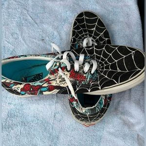 Men’s spider man vans size 12